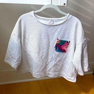 Fun and flirty crop top (petite)